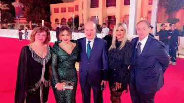 إلهام شاهين تشيد بـ بنات الباشا : فيلم نسائي إنساني يذهل الجمهور إلهام شاهين تشيد بـ بنات الباشا : فيلم نسائي إنساني يذهل الجمهور