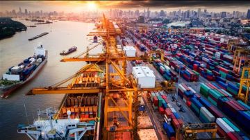 الفيومي: افتتاحات شرق بورسعيد تؤكد انتقال مصر لمرحلة لوجستية عالمية ورؤية اقتصادية متكاملة الفيومي: افتتاحات شرق بورسعيد تؤكد انتقال مصر لمرحلة لوجستية عالمية ورؤية اقتصادية متكاملة