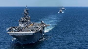 من الكاريبي إلى فنزويلا.. واشنطن تحرك قواتها وسط خطط سرية ضد الرئيس الفنزويلي من الكاريبي إلى فنزويلا.. واشنطن تحرك قواتها وسط خطط سرية ضد الرئيس الفنزويلي