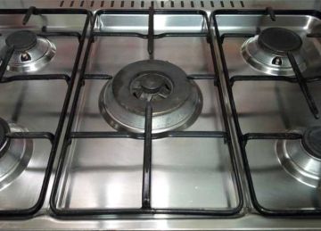 من غير مواد كيميائية.. طريقة تنظيف عيون البوتاجاز من الدهون بسهولة في المنزل