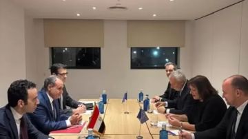 وزير الخارجية يبحث مع المفوضة الأوروبية للمتوسط تعزيز الشراكة وزير الخارجية يبحث مع المفوضة الأوروبية للمتوسط تعزيز الشراكة