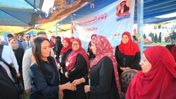 وزيرة التضامن توجه باستصلاح 5 آلاف فدان بالوادي الجديد وزراعتهم بالنخيل وزيرة التضامن توجه باستصلاح 5 آلاف فدان بالوادي الجديد وزراعتهم بالنخيل