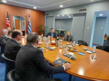 قناة السويس تبحث تعزيز التعاون مع ترسانة ONEX اليونانية قناة السويس تبحث تعزيز التعاون مع ترسانة ONEX اليونانية