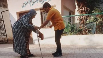 كبار السن يدلون بأصواتهم في انتخابات لجنة الشهيد حسين جمال بالمنيب شاهد كبار السن يدلون بأصواتهم في انتخابات لجنة الشهيد حسين جمال بالمنيب شاهد