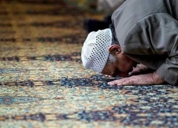 ما حكم الجهر بالقراءة في صلاتي الظهر والعصر؟.. أمين الفتوى يوضح