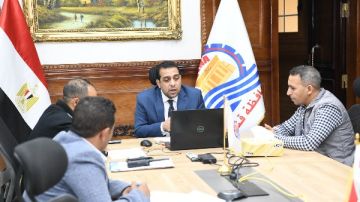 نائب محافظ قنا يستعرض مستجدات التقنين ورفع إنجاز المراكز التكنولوجية نائب محافظ قنا يستعرض مستجدات التقنين ورفع إنجاز المراكز التكنولوجية