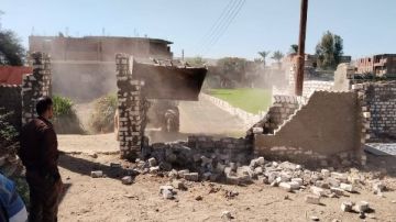 أسيوط.. إزالة 12 حالة تعد على الأراضي الزراعية وبناء مخالف