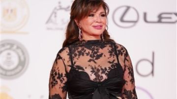 إلهام شاهين تحتفل بمعرض أعمالها في مهرجان شرم الشيخ العاشر