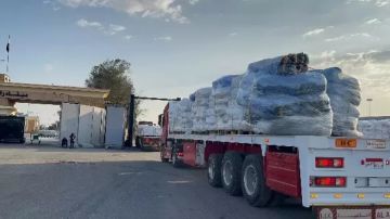 الهلال الأحمر: قافلة زاد العزة الـ 75 محملة باحتياجات الشتاء و9900 طن إمدادات إنسانية