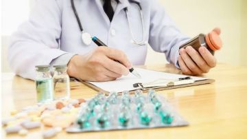 انفراج أزمة أدوية الفشل الكلوي.. استقرار الأسواق والمخزون يكفي الأشهر المقبلة انفراج أزمة أدوية الفشل الكلوي.. استقرار الأسواق والمخزون يكفي الأشهر المقبلة