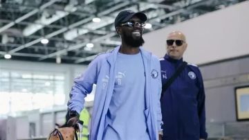 بعثة بيراميدز تصل مطار القاهرة قبل السفر إلى زامبيا