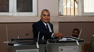 رئيس الشيوخ يدلي بصوته في انتخابات النواب: ندعم المسار الديمقراطي