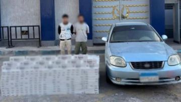 ضبط شخصين بحوزتهما 12 ألف عبوة سجائر مجهولة المصدر في مطروح