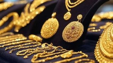 عيار 21 بـ5360 جنيها.. كيف تتحرك أسعار الذهب محليا وعالميا؟