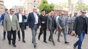 محافظ الغربية يصل الي موقع انهيار مصنع تحت الانشاء بالمنطقة الصناعية بالمحلة وارتفاع حصيلة مصابين لـ8 أشخاص