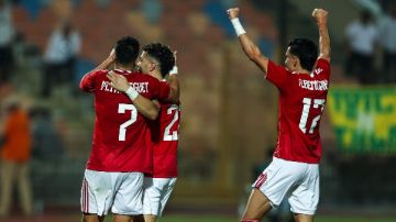 الاهلي يفقد جهود 4 لاعبين أمام الجيش الملكي وغموض موقف داري والعش