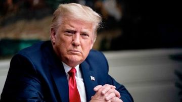 ترامب يعلن الحرب على القلم الآلي ويهدد بمحاكمة بايدن