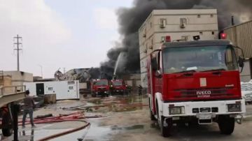 تمت السيطرة.. تفاصيل حريق مصنع الكيماويات بالمنطقة الصناعية بالسادات تمت السيطرة.. تفاصيل حريق مصنع الكيماويات بالمنطقة الصناعية بالسادات