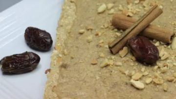 صحية ولذيذة.. طريقة عمل تارت تمر بدون خبز