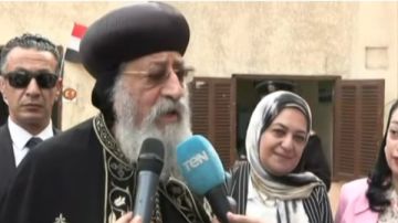 صوت كل مواطن يبني المستقبل..البابا تواضروس الثاني يدلي بصوته في انتخابات مجلس النواب صوت كل مواطن يبني المستقبل..البابا تواضروس الثاني يدلي بصوته في انتخابات مجلس النواب