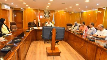 محافظ أسيوط يبحث تطوير منظومة النظافة والجمع المنزلي والقضاء على ظاهرة النباشين والفريزة محافظ أسيوط يبحث تطوير منظومة النظافة والجمع المنزلي والقضاء على ظاهرة النباشين والفريزة