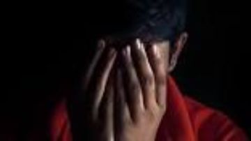 هل يوجد شخص وشه نحس على من حوله؟.. احذر 10 مصائب