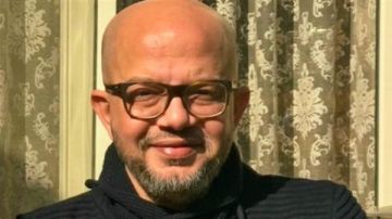  أنا مكسوف أقول .. الكاتب عمر طاهر يعلق عن أزمة كلاب الشوارع