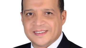 اختراق الواتساب الخاص برئيس الغرفة التجارية بسوهاج.. وتحذيرات عاجلة للمواطنين من التعامل مع الرقم المخترق