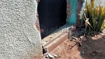 الداخلية تكشف ملابسات فيديو سرقة أبواب المقابر بالشرقية.. وتضبط المتهمين في أقل من 24 ساعة الداخلية تكشف ملابسات فيديو سرقة أبواب المقابر بالشرقية.. وتضبط المتهمين في أقل من 24 ساعة