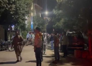 تشييع جثمان طفل لقي مصرعه غرقا في الرياح التوفيقى ببنها في القليوبية تشييع جثمان طفل لقي مصرعه غرقا في الرياح التوفيقى ببنها في القليوبية