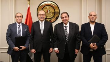 توقيع اتفاق تكميلي لعقود تطوير مجاويش بالغردقة لتوسع الشراكة مع القطاع الخاص توقيع اتفاق تكميلي لعقود تطوير مجاويش بالغردقة لتوسع الشراكة مع القطاع الخاص