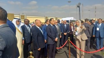 رئيس الوزراء يتفقد سيارات وأتوبيسات كهربائية صناعة مصرية بمعرض النقل الذكي