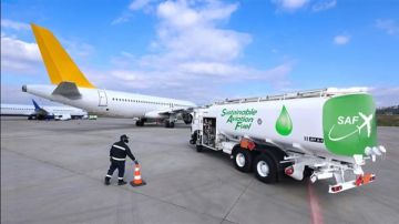 مفاوضات لاقتراض 400 مليون دولار.. مصر تتحرك لإنتاج وقود الطائرات الأخضر عاجل مفاوضات لاقتراض 400 مليون دولار.. مصر تتحرك لإنتاج وقود الطائرات الأخضر عاجل