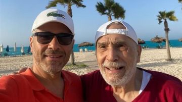 نجل عبد الرحمن أبو زهرة: والدي لم يتوقف عن البكاء أثناء افتتاح المتحف المصري الكبير نجل عبد الرحمن أبو زهرة: والدي لم يتوقف عن البكاء أثناء افتتاح المتحف المصري الكبير