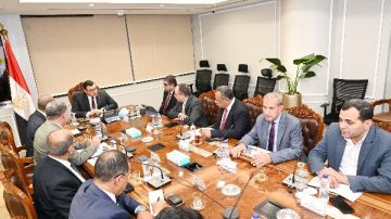 وزير الإسكان يتابع آخر مستجدات مشروعات تنفذها المقاولون العرب ضمن حياة كريمة وزير الإسكان يتابع آخر مستجدات مشروعات تنفذها المقاولون العرب ضمن حياة كريمة