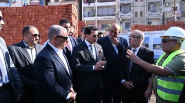 وزير الشباب ومحافظ الإسماعيلية يتفقدان مشروع إنشاء المدرسة المصرية اليابانية