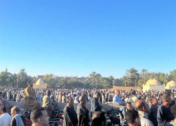 تشييع جثماني شقيقين توفيا في حادث تصادم سيارتين بطريق خط 12 بالقناطر الخيرية