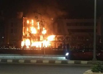 حريق هائل يلتهم مولا شهيرا بالعبور.. والتحقيقات: ماس كهربائي السبب ان حريق هائل يلتهم مولا شهيرا بالعبور.. والتحقيقات: ماس كهربائي السبب ان