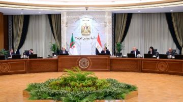 رئيس الوزراء الجزائري: نتمتع مع مصر بسجل اقتصادي حافل من التعاون النموذجي والشراكات الناجحة رئيس الوزراء الجزائري: نتمتع مع مصر بسجل اقتصادي حافل من التعاون النموذجي والشراكات الناجحة