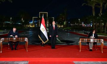 مؤسسة عزة فهمي لتنمية الصناعات الحرفية واليدوية تتولى تأسيس مركز ثقافي حرفي كنواة لإحياء وتطوير الحرف اليدوية والتراثية المصرية مؤسسة عزة فهمي لتنمية الصناعات الحرفية واليدوية تتولى تأسيس مركز ثقافي حرفي كنواة لإحياء وتطوير الحرف اليدوية والتراثية المصرية