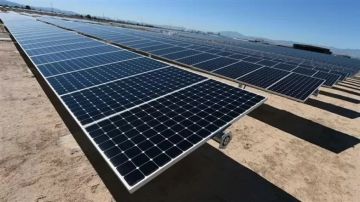 محافظ أسيوط: محطات الكهرباء الجديدة تدعم التنمية والصناعات والمرافق الأساسية بالمحافظة