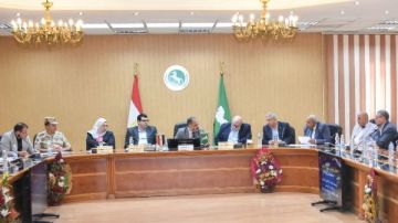 محافظ الشرقية يلتقي بعدد من المواطنين ويوفر مساعدات مالية.. وفرص عمل للمستحقين محافظ الشرقية يلتقي بعدد من المواطنين ويوفر مساعدات مالية.. وفرص عمل للمستحقين