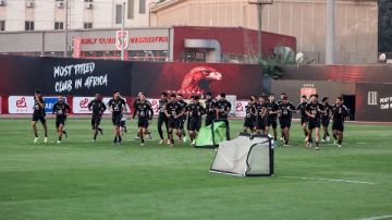 مفتوحة وبدون تشفير .. قناة مصرية تنقل مباراة الأهلي وشبيبة القبائل