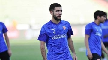 وكيل أحمد قندوسي يحسم الجدل: لا مفاوضات مع الزمالك