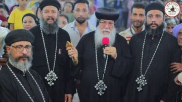 الأنبا مكاريوس يشارك في نهضة كنيسة مارجرجس بصفط الشرقية ويؤكد في كلمته: لا تخف الأنبا مكاريوس يشارك في نهضة كنيسة مارجرجس بصفط الشرقية ويؤكد في كلمته: لا تخف