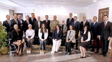 الوفد الثاني من الملحقين الدبلوماسيين بوزارة الخارجية يزور استوديو أحمد زويل بماسبيرو