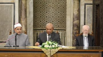 رئيس جامعة الأزهر: ضعف الصلة بالله سبب قلق الشباب.. والإيمان يمنح العزة