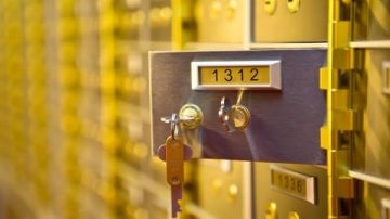 مسئول بمصلحة الدمغة يكشف عن حقيقة استيلاء موظف علي حرز ذهب وفضة بالملايين