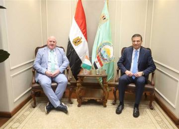 وزير الزراعة يبحث مع نظيره الأيرلندي تعزيز التعاون المشترك وفرص الشراكة في الأمن الغذائي والتكنولوجيا الزراعية وزير الزراعة يبحث مع نظيره الأيرلندي تعزيز التعاون المشترك وفرص الشراكة في الأمن الغذائي والتكنولوجيا الزراعية