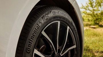 تويوتا تعلن شراكة استراتيجية مع كونتيننتال الألمانية لتوزيع إطارات المعدات الصناعية